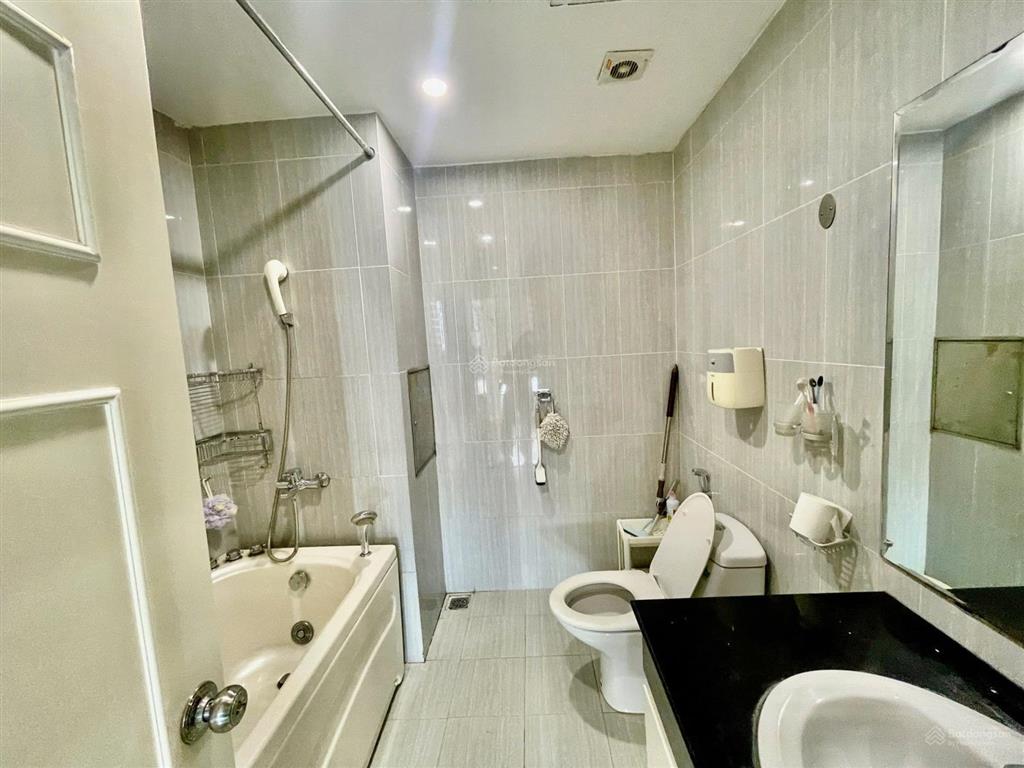Siêu hiếm! cho thuê căn hộ vip 120m2 vnt 19 nguyễn trãi sát royal city 3pn full đồ, bồn tắm jacuzzi