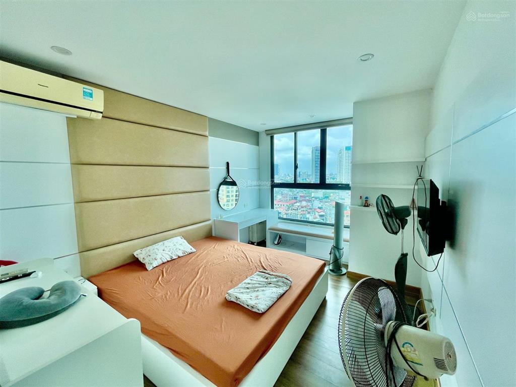 Siêu hiếm! cho thuê căn hộ vip 120m2 vnt 19 nguyễn trãi sát royal city 3pn full đồ, bồn tắm jacuzzi