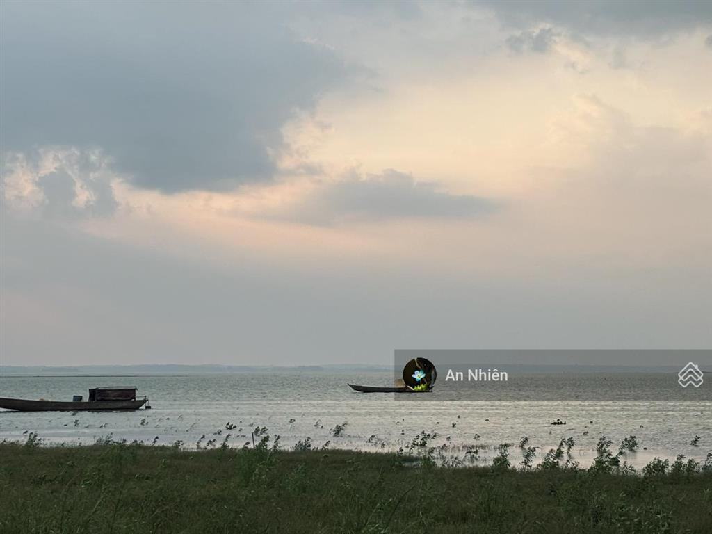 Sở hữu mảnh vườn view hồ trị an sáng nghe gió, chiều nhìn hồ