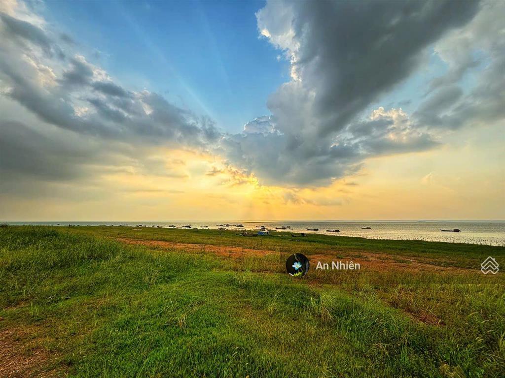 Kẹt tiền bán gấp vườn trái cây gần đức mẹ núi cúi, cạnh hồ trị an chỉ 995tr/1.000m²