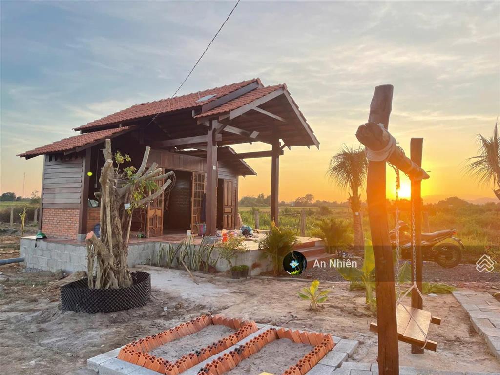 Cần tiền bán gấp mảnh vườn view hồ trị an giá chỉ bằng một chiếc ô tô