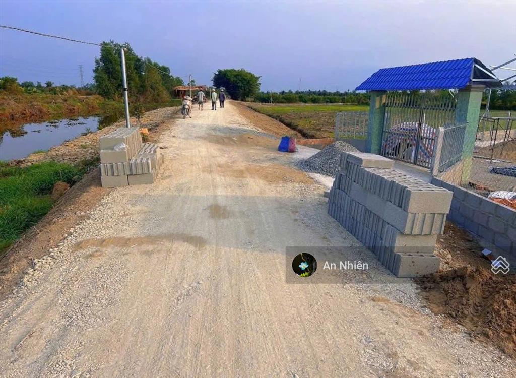 Đất thổ cư dầu giây 125m2, sổ riêng xây nhà ngay, dân cư đông, giá 775tr