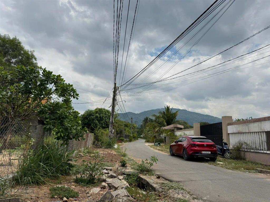 Chính chủ bán đất thổ cư nhà vườn  view trực diện núi chứa chan