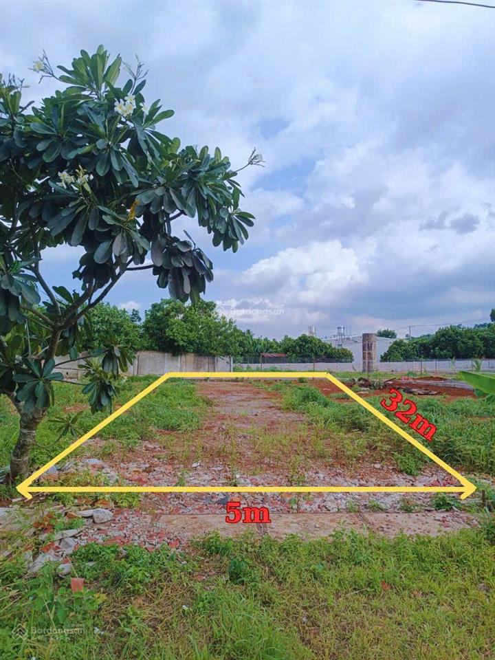 Đất ngay thị trấn sầm uất, cạnh trường học, chủ cần tiền bán gấp