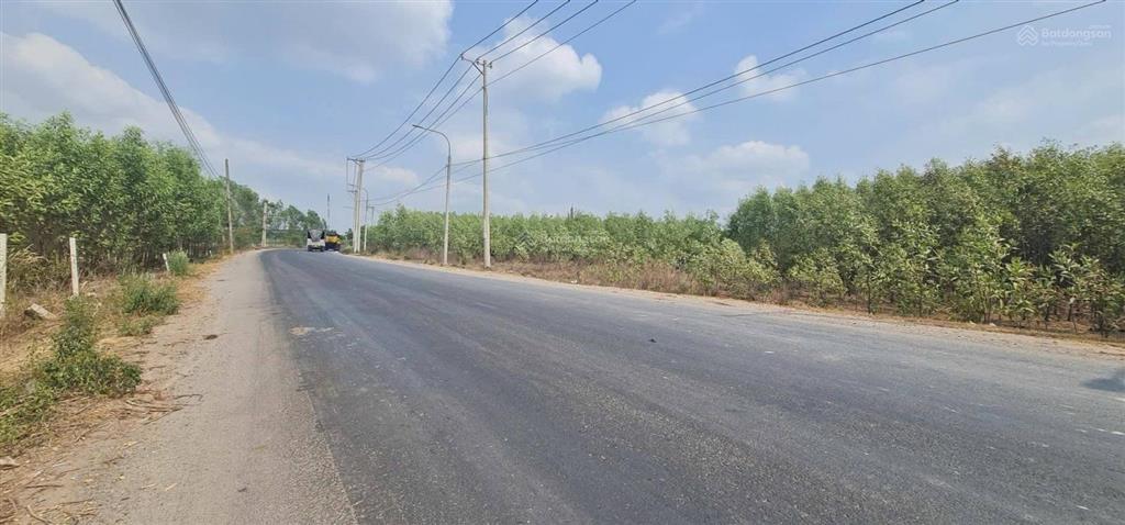 Gần hồ trị an  đất vườn giá ngộp  đường ô tô