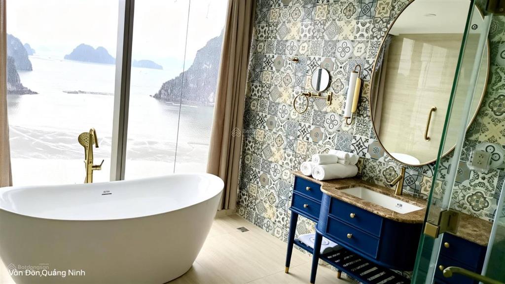 Hot  vốn ban đầu 1.5 tỷ ( 50%) có ngay căn góc 2pn,sát biển và cảng tầu quốc tế ao tiên