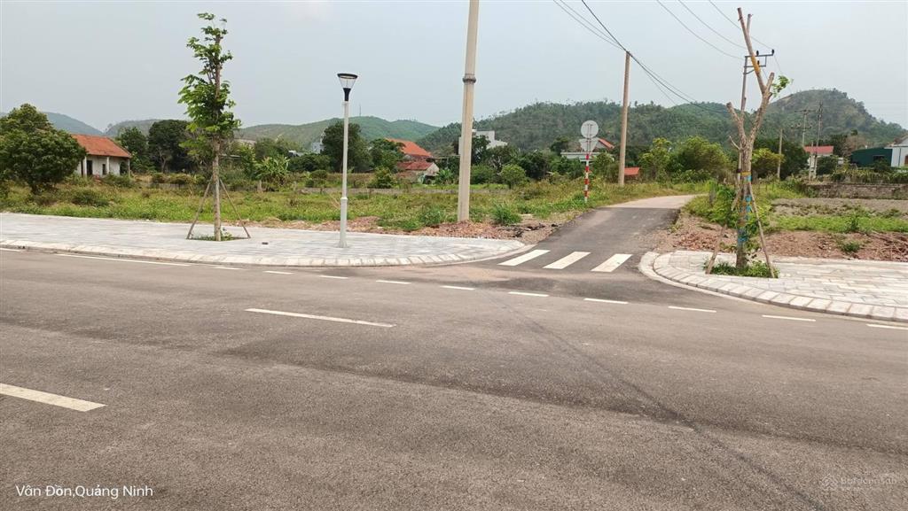 Đất thổ cư sát trục 40m  "phễu" đón sóng kcn & du lịch vân đồn