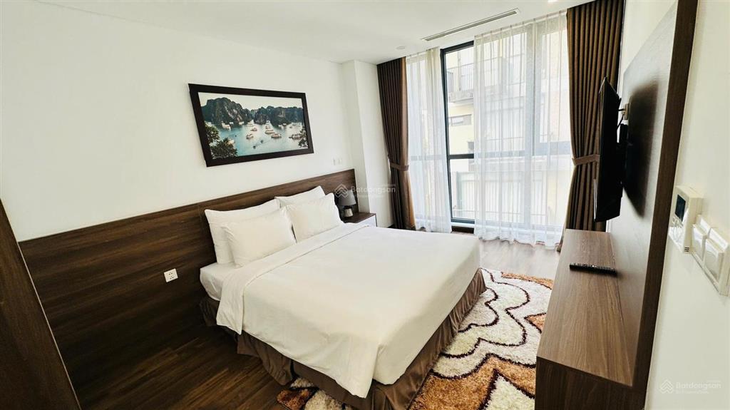 Chính chủ cần bán căn hộ 77m2 ban công đông nam.  0987 975 ***