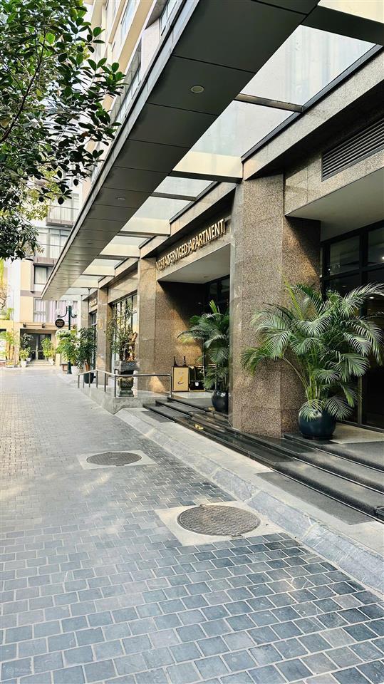 Chính chủ cần bán căn hộ 77m2 ban công đông nam.  0987 975 ***