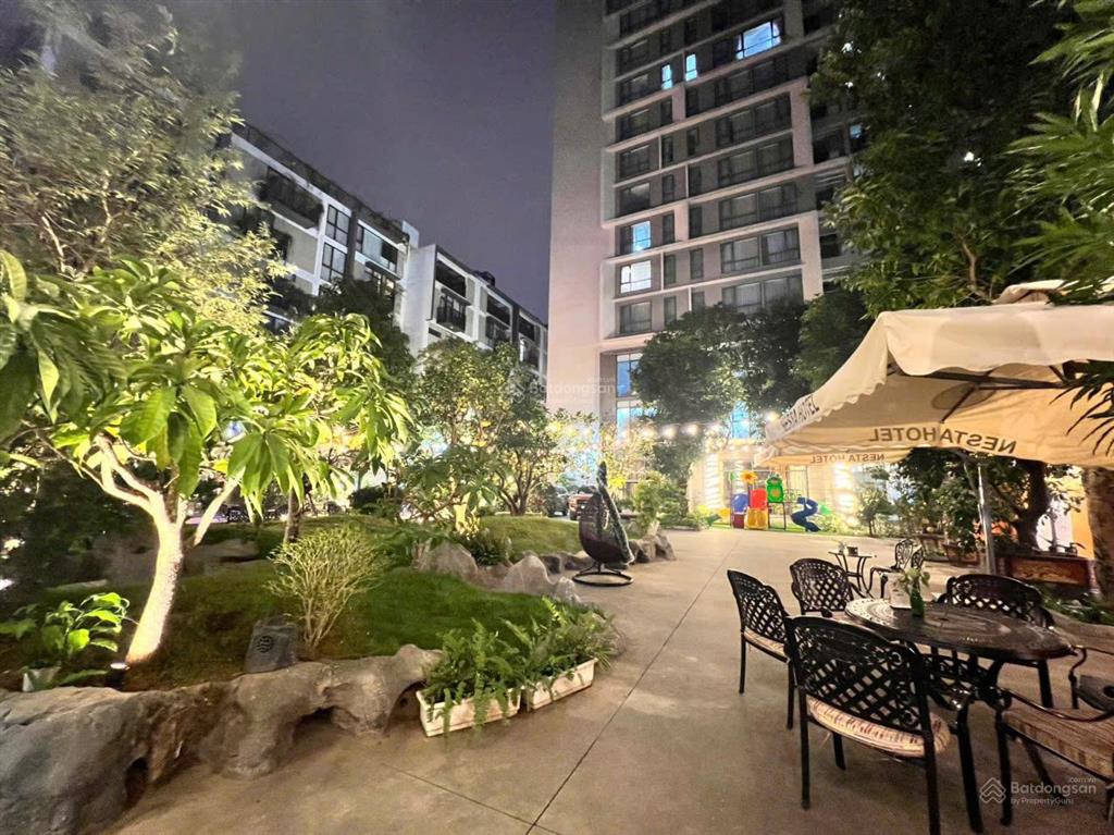 Chính chủ cần bán căn hộ 77m2 ban công đông nam.  0987 975 ***