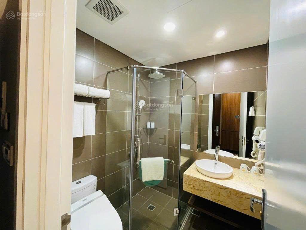 Chính chủ cần bán căn hộ 77m2 ban công đông nam.  0987 975 ***