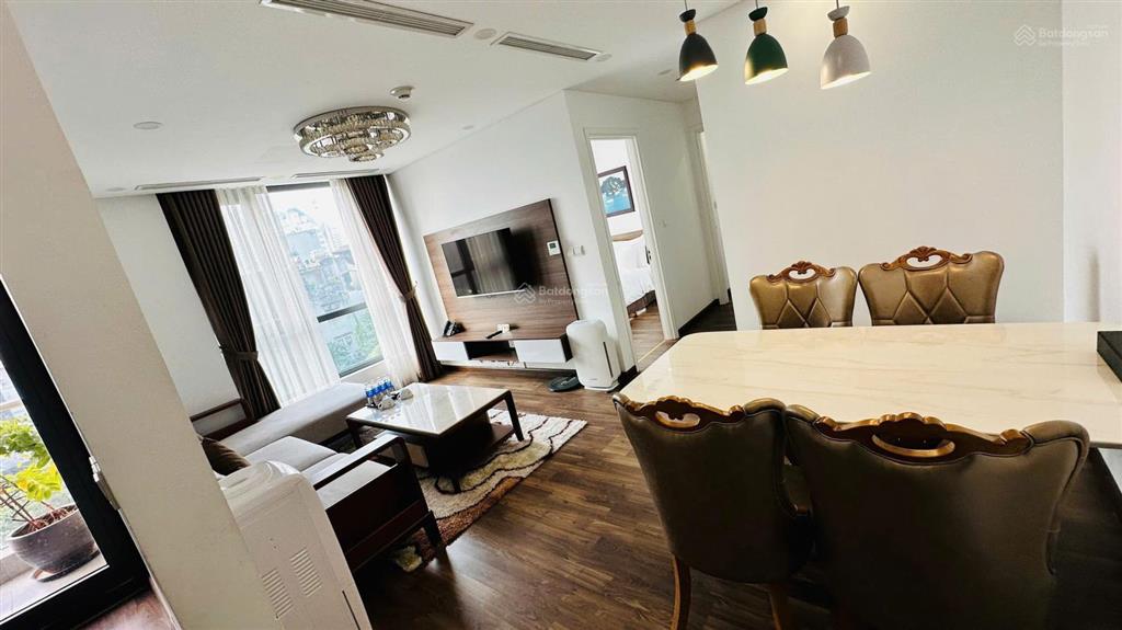 Chính chủ cần bán căn hộ 77m2 ban công đông nam.  0987 975 ***