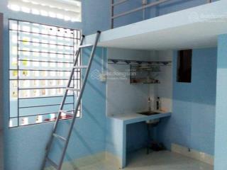 Cho thuê phòng tại ngõ thịnh hào 2, tôn đức thắng, dt 20m2 đủ nội thất. giá 2,3tr