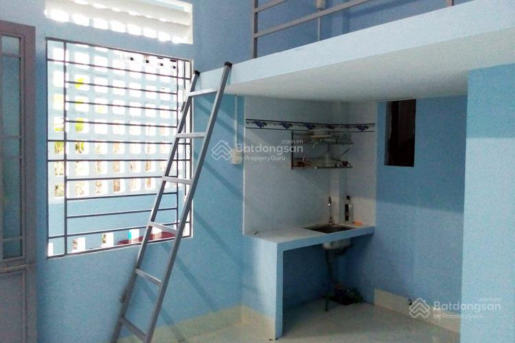 Cho thuê phòng tại ngõ thịnh hào 2, tôn đức thắng, dt 18m2 đủ nội thất. giá 2,2tr