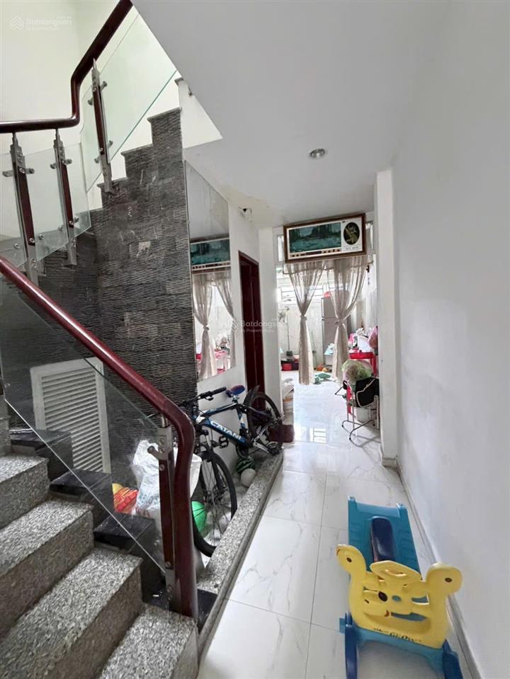 Bán nhà gần mặt tiền phạm thế hiển xe tải 500kg quay đầu ( 3,7m x 15m )