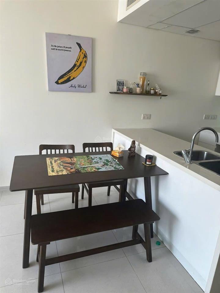 Bán căn hộ 1 phòng ngủ, layout đẹp có ban công rộng