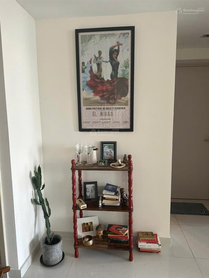 Bán căn hộ 1 phòng ngủ, layout đẹp có ban công rộng