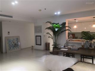 Cần bán căn hộ 3 phòng sửa thành 1 phòng, giá 18 tỷ, layout vuông