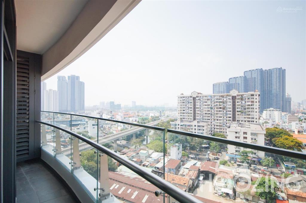 Bán căn hộ 1 phòng ngủ, layout đẹp có ban công rộng view q1