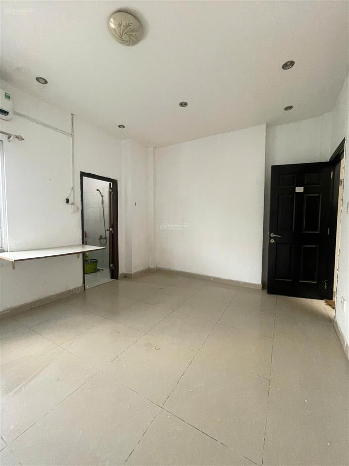 Phòng 20m2, sẵn máy lạnh đường số 7 linh trung.