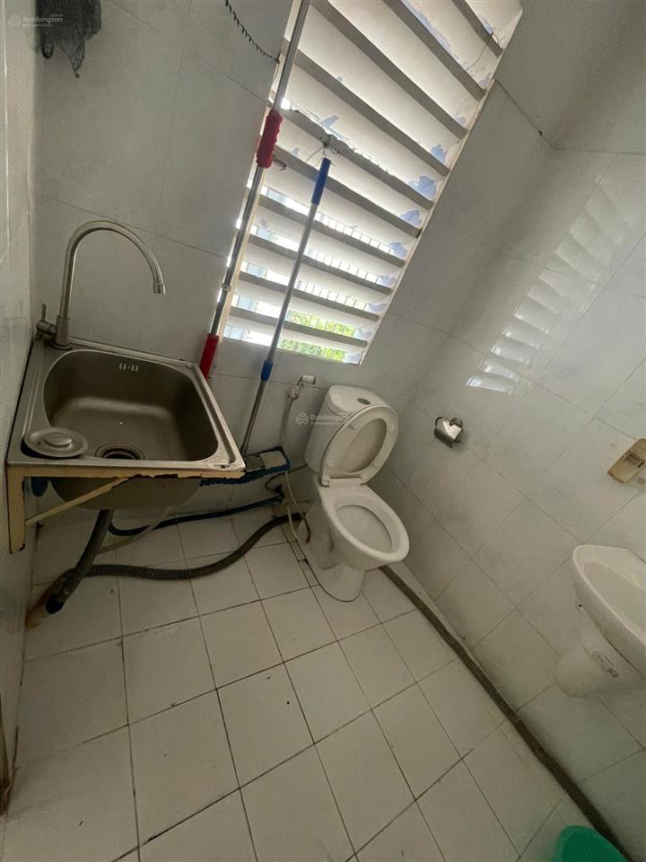 Phòng 20m2, sẵn máy lạnh đường số 7 linh trung.