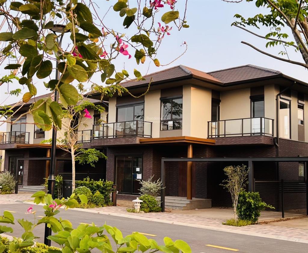 Bán nhanh biệt thự đơn lập 225m2 trong khu compound waterpoint giá chỉ 10.8 tỷ full thuế phí + sổ