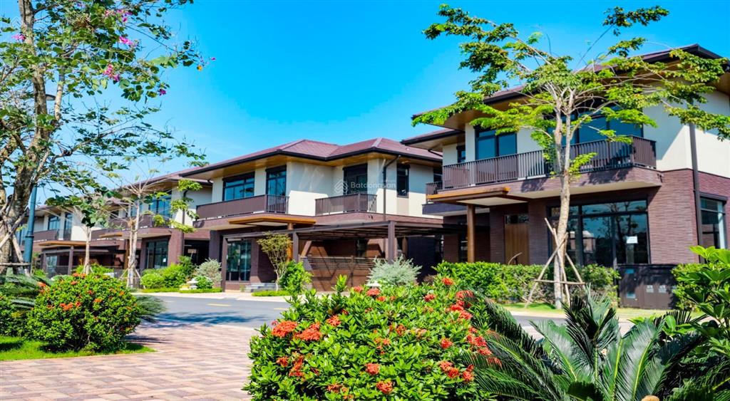 Bán nhanh biệt thự đơn lập 225m2 trong khu compound waterpoint giá chỉ 10.8 tỷ full thuế phí + sổ
