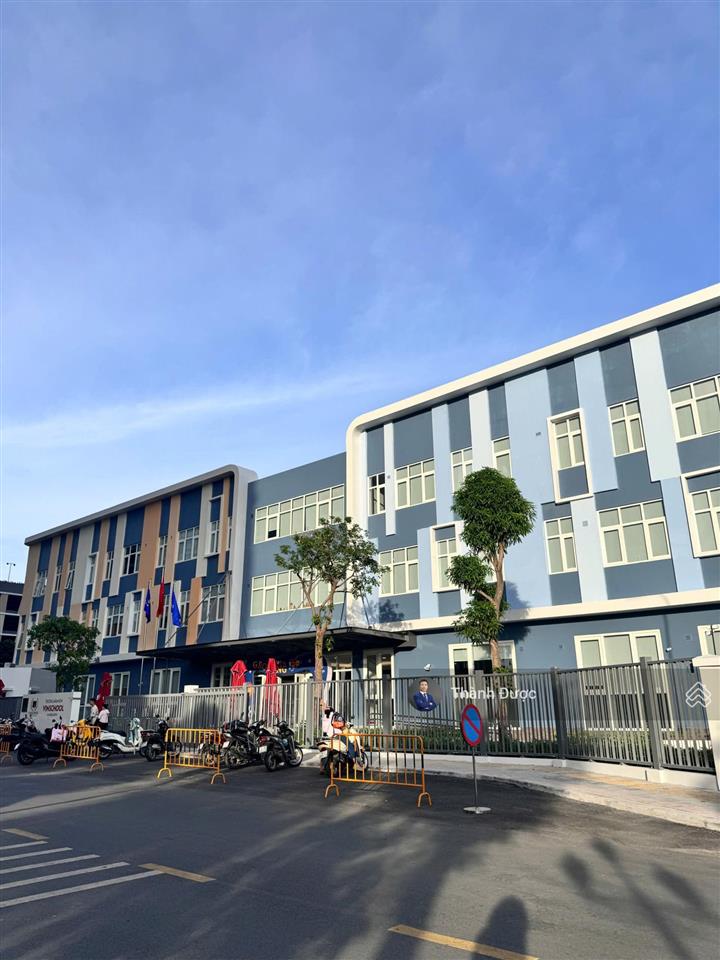 Bán nhà căn 3n2vs 87m2 tòa zurich 3, tặng nội thất mới, sang trọng đơn giá tốt, hướng tầng lộc