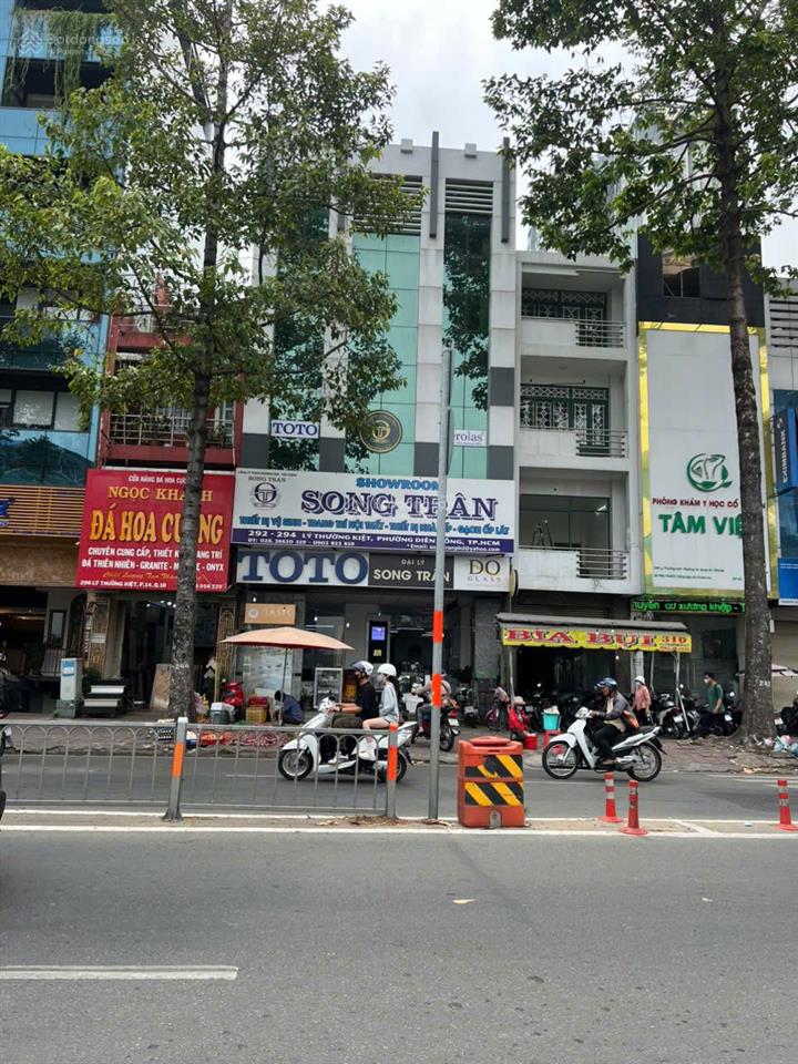 Duy nhất  toà nhà mt lê hồng phong quận 10, dt 8x25m 6 tầng ốp kính  hđt 250 triệu  giá 55 tỷ tl