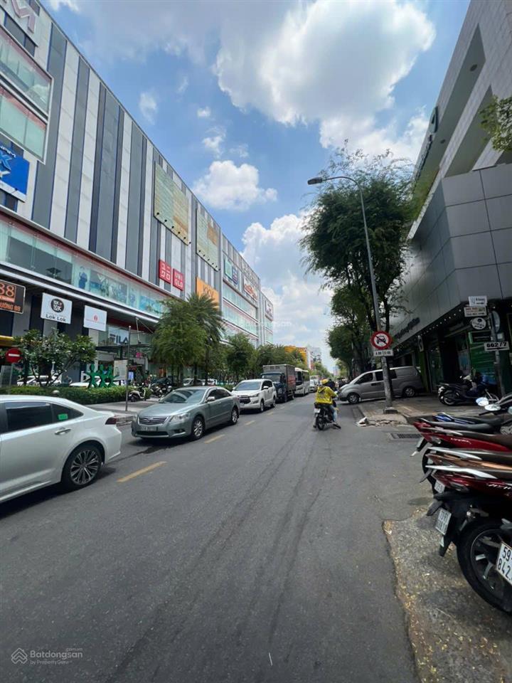 Bán nhà mặt tiền sư vạn hạnh  đối diện vạn hạnh mall  4x17m  4 tầng  giá 35 tỷ tl