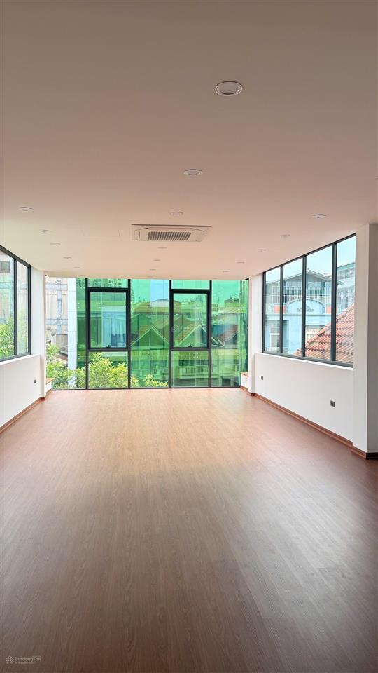Bán nhà mặt phố trung kính. khu đô thị trung yên, giá cực chất 50 tỷ, 90m2, 5.5m mặt tiền, hot!