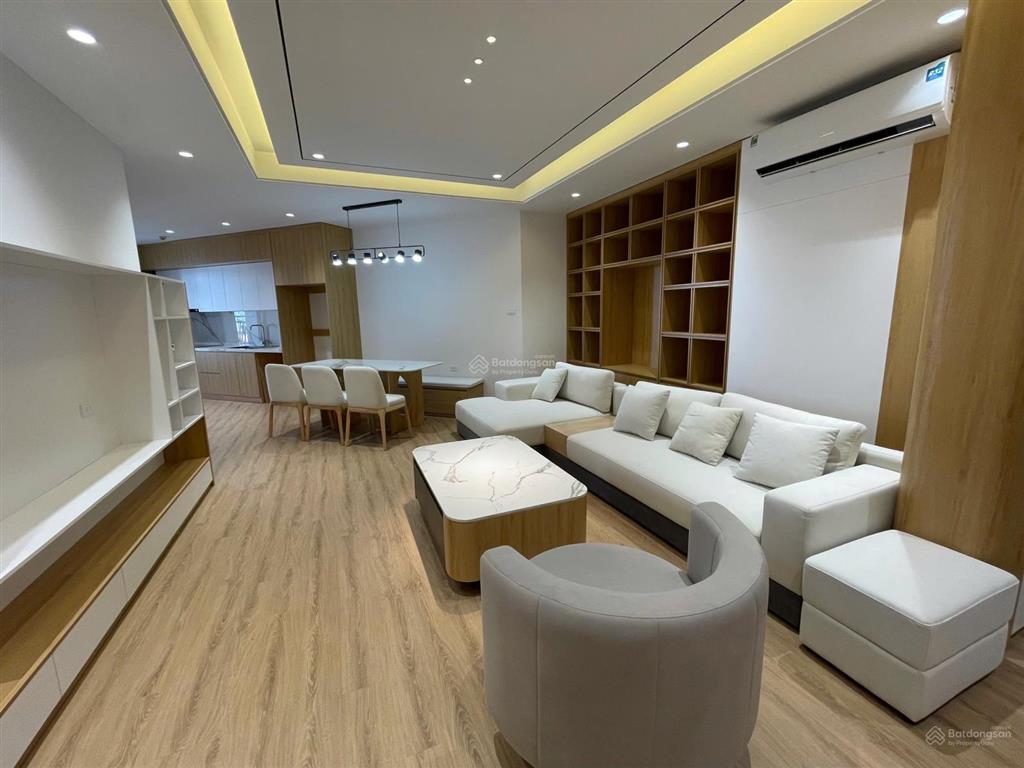 Bán căn hộ chung cư 3pn, 2wc, 120m2 tòa 17t6 hoàng đạo thúy, trung hòa, cầu giấy, hà nội