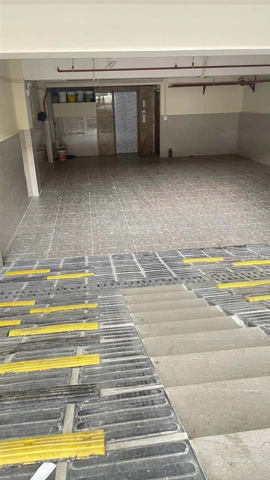 Bán nhà mặt phố khuấy duy tiển , lô góc 3 mặt thoáng, xây 9 tầng vị trí đẹp