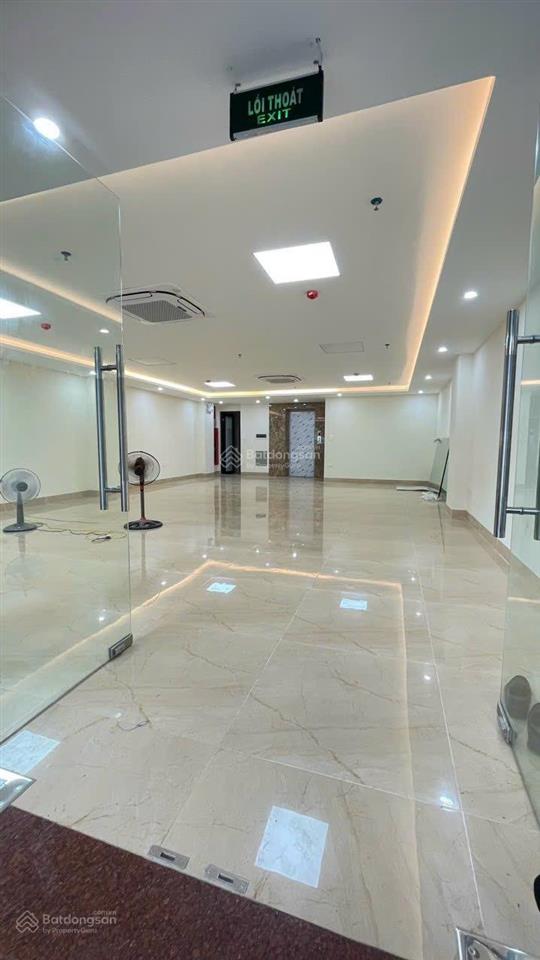 Bán nhà mặt phố khuấy duy tiển , lô góc 3 mặt thoáng, xây 9 tầng vị trí đẹp