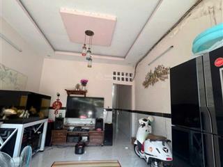 Bán nhà 2 phòng ngủ, sổ hồng riêng ngay đường song hành trung chánh