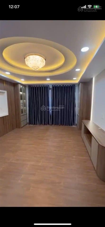 Bán nhà 4 lầu đường phan văn hớn cách trường chinh 200m