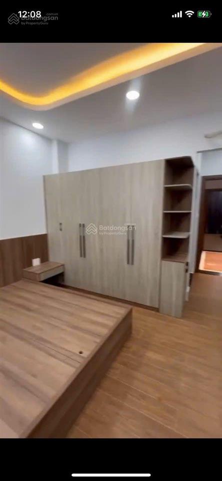 Bán nhà 4 lầu đường phan văn hớn cách trường chinh 200m