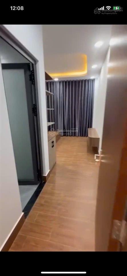 Bán nhà 4 lầu đường phan văn hớn cách trường chinh 200m
