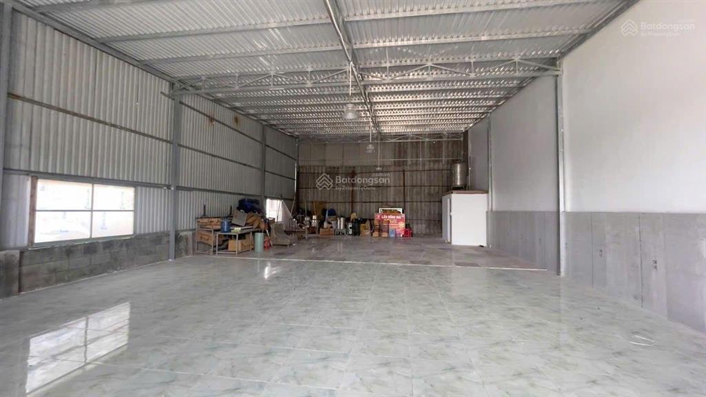 Bán xưởng 220m² đường song hành hóc môn