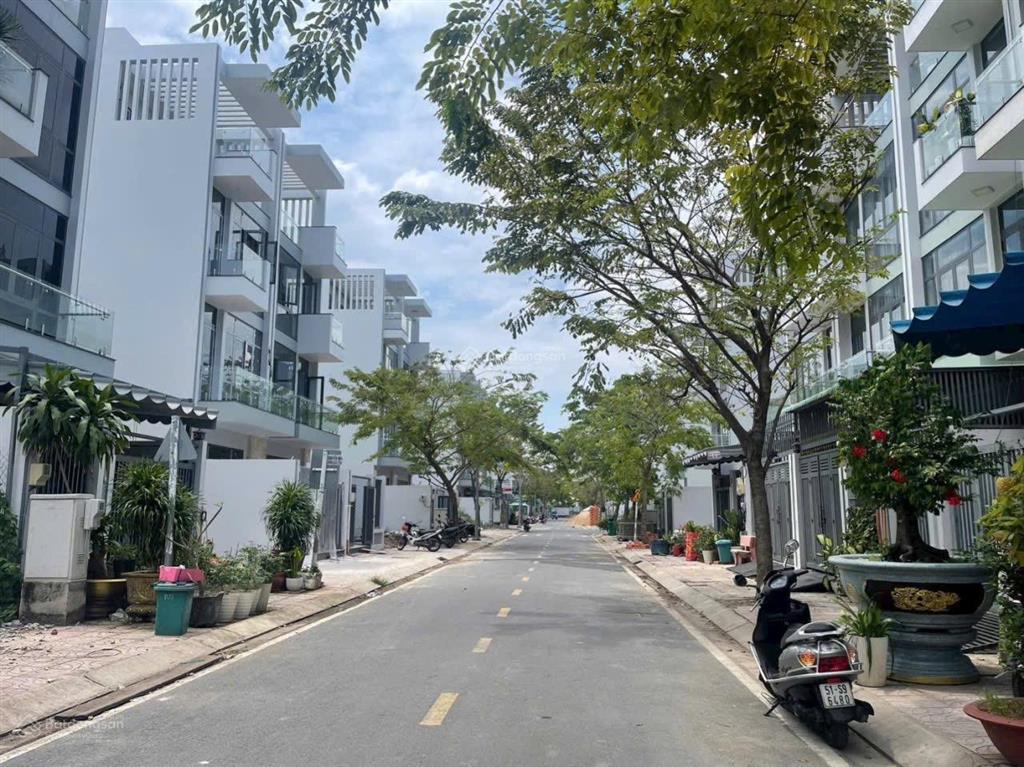 Bán nhà khu dân cư đồng bộ chợ đầu mối hóc môn