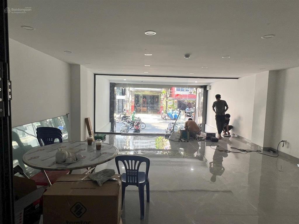 Cần cho thuê văn phòng, cửa hàng tiện lợi 100m mặt tiền cửu long, phường 2, tân bình