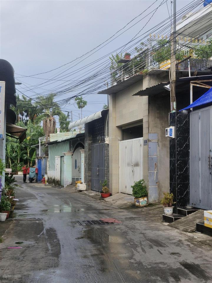 Bán nhà mặt tiền xã bà điểm diện tích 135m² đang cho thuê