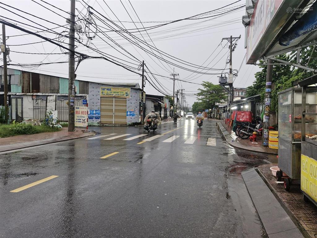 Bán 420m2 đất full thổ cư mặt tiền đường nhựa