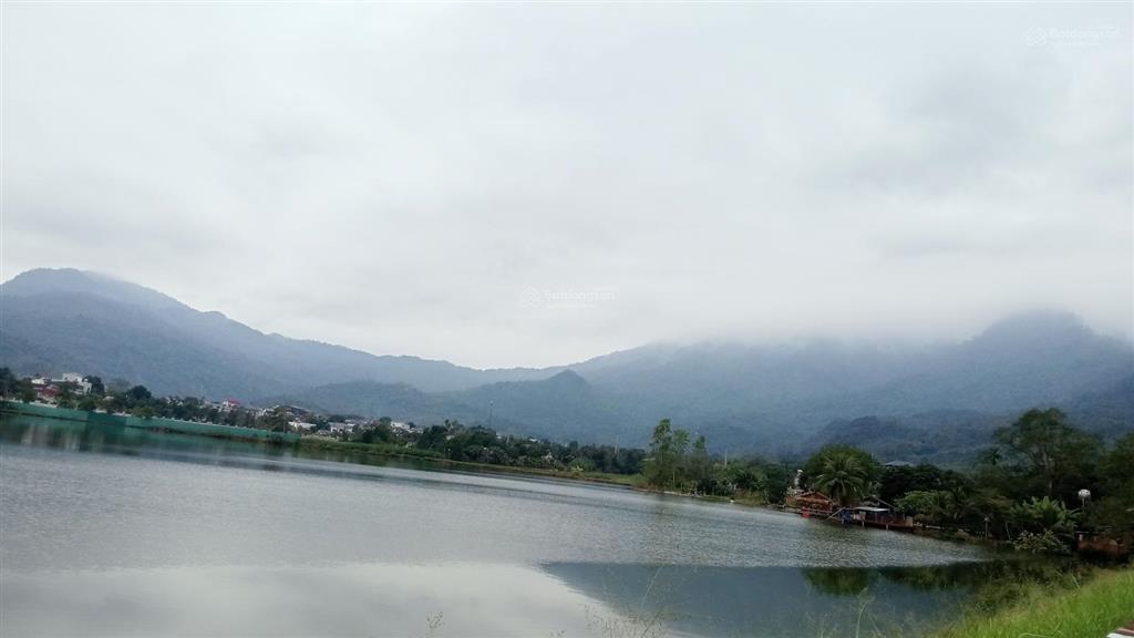 Bán lô đất view hồ view núi ba vì diện tích 2040 m thổ cư 300 m giá 11 tỷ 500 tr