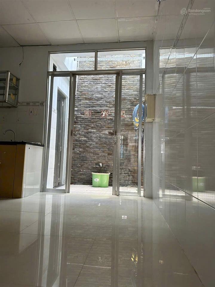 Nhà nhất chi mai ra đường c12 giáp sân bay ga t3 p13 tân bình