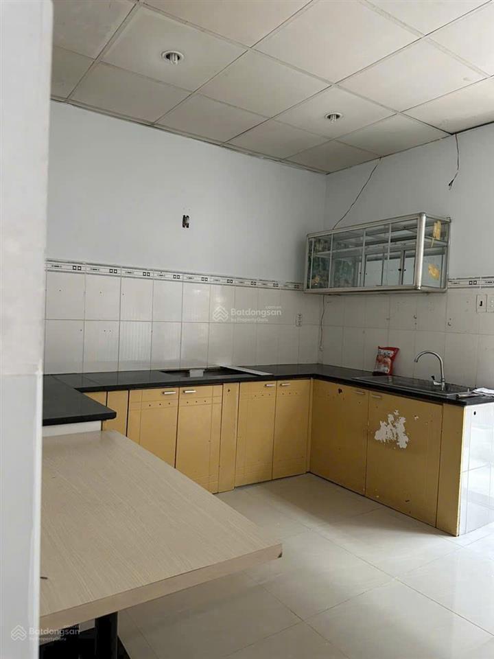 Nhà nhất chi mai ra đường c12 giáp sân bay ga t3 p13 tân bình