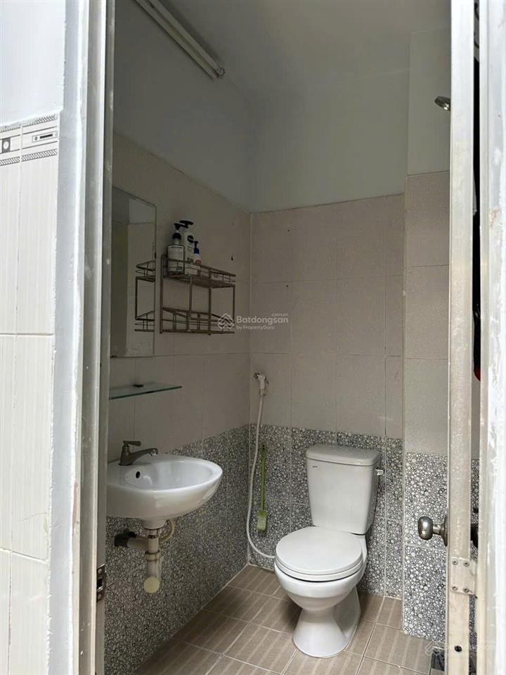 Nhà nhất chi mai ra đường c12 giáp sân bay ga t3 p13 tân bình