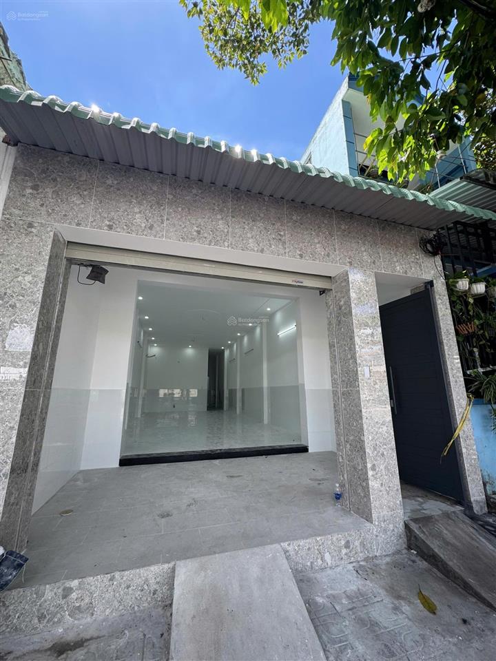 Chính chủ cho thuê mặt bằng văn phòng, kinh doanh 112m² cổng số 2 sân vận động đông hòa