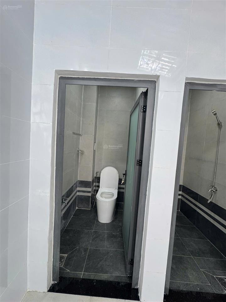 Chính chủ cho thuê mặt bằng văn phòng, kinh doanh 112m² cổng số 2 sân vận động đông hòa