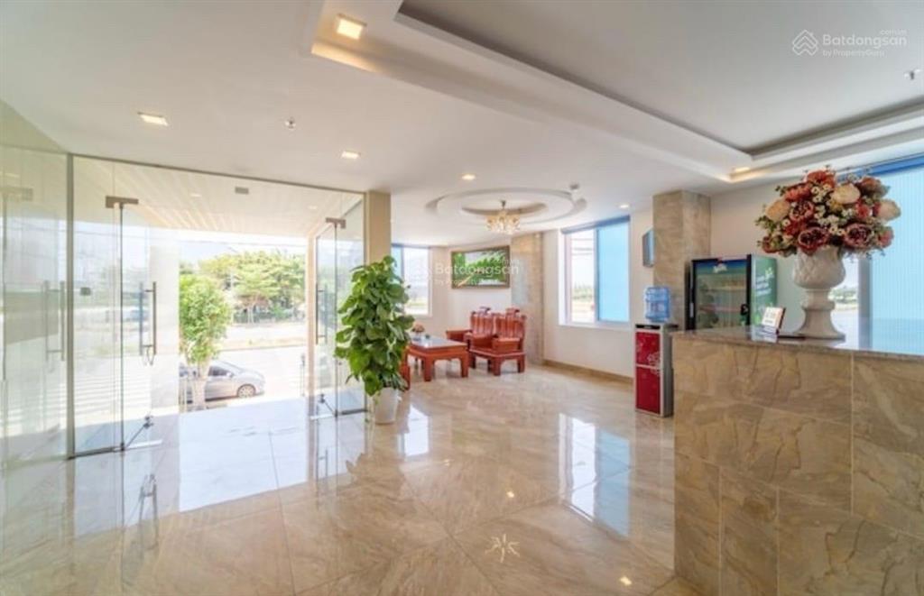 Bán toà khách sạn 10 tầng góc 2 mặt tiền biển  vị trí vip tiềm năng